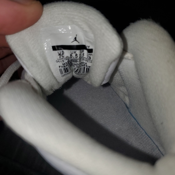 Nike Air Jordan Retro 12 Grey and White Size 7c - Picture 6 of 6